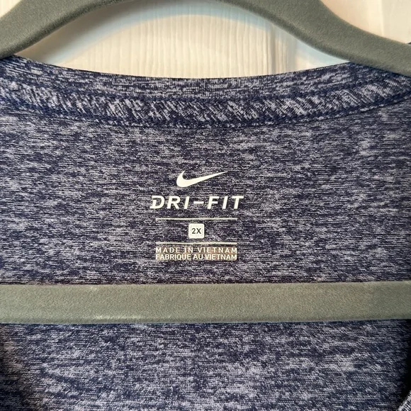 Nike Dri-Fit Athletic Workout Short sleeve top - Picture 5 of 7